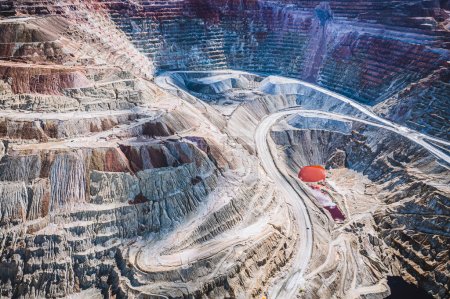 Téléchargez les photos : Aerial view of Santa Rita strip copper mine near Silver City, NM - en image libre de droit