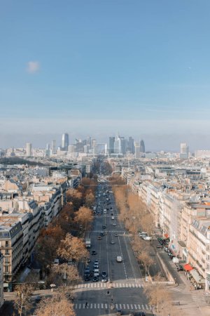 Foto de Vista del horizonte de París desde lo alto de un monumento - Imagen libre de derechos