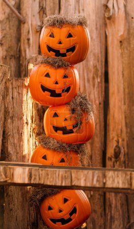 Téléchargez les photos : Stack of Pumpkins in the Fall - en image libre de droit