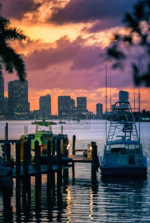 Téléchargez les photos : City skyline at sunset marina boats sky clouds Miami Beach - en image libre de droit