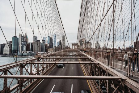 Téléchargez les photos : View of New York City skyline from the Brooklyn Bridge, NYC, USA. - en image libre de droit