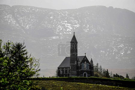 Foto de Church in country side of Ireland - Imagen libre de derechos