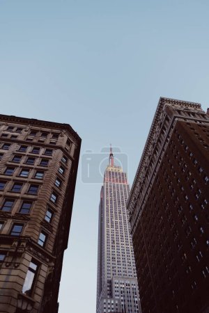 Téléchargez les photos : Empire State Building vue du bas - en image libre de droit
