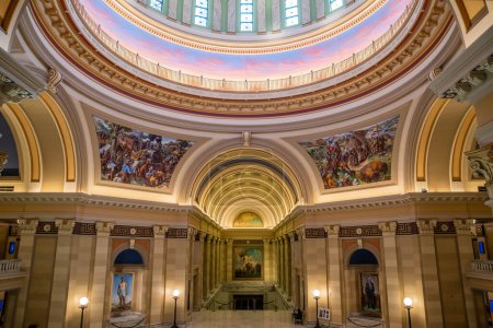Photo for Oklahoma City, OK, USA - Sept 16, 2022: The large hallways of the inside building of Oklahoma State Capitol - Royalty Free Image