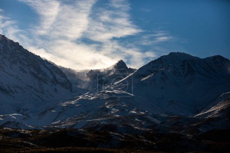 Foto de Montañas de invierno vistas desde 395 - Imagen libre de derechos