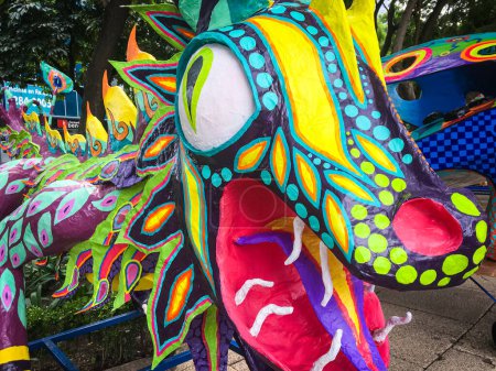 Alebrijes is a craft that personifies animals that have died.
