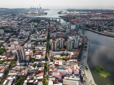 Foto de Hermosa vista aérea a edificios de la ciudad en la zona de La Boca, Buenos Aires, Argentina - Imagen libre de derechos