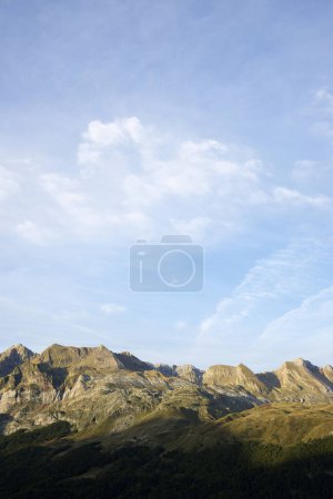 Foto de Salida del sol en el valle de Canfranc - Imagen libre de derechos