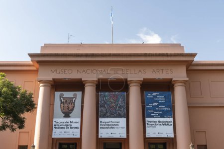 Schöner Blick auf das historische Gebäude des Kunstmuseums im Zentrum von Buenos Aires, Argentinien