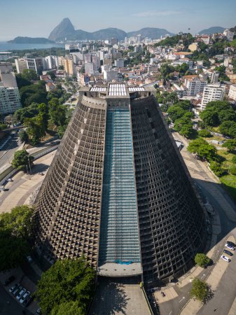 Téléchargez les photos : Belle vue sur l'architecture moderne bâtiment cathédrale dans le centre-ville de Rio de Janeiro, Brésil - en image libre de droit
