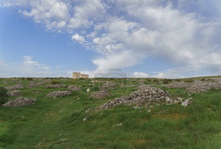 Foto de Ruinas del teatro romano de la ciudad de acinipo en ronda, - Imagen libre de derechos
