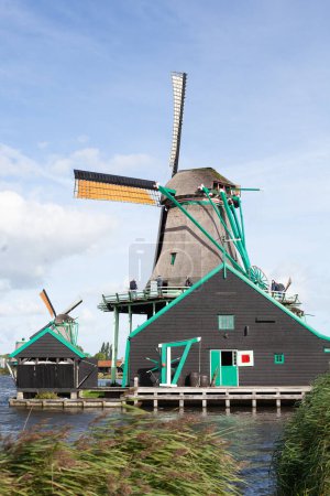 Windmühle in Amsterdam produziert Farben und Pigmente für Künstler