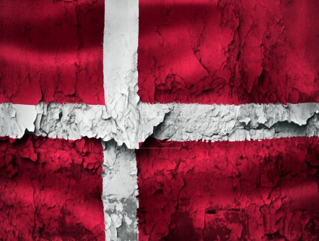 Dänemark-Flagge an Grunge-Wand gerissen
