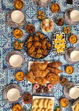 Arabische Küche. Traditionelles Mittagessen aus dem Nahen Osten. Iftar im Ramadan".
