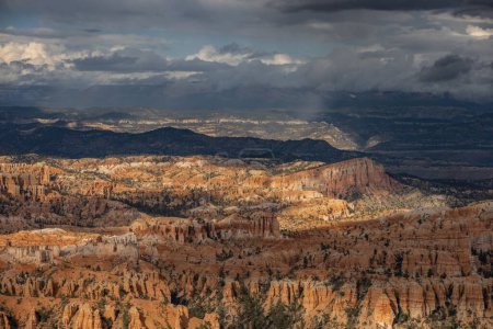 Foto de Bryce Canyon, Utah, Estados Unidos - 15 de septiembre - vista del paisaje del cañón de Bryce - Imagen libre de derechos