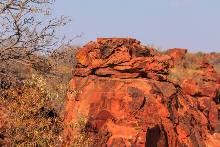 Foto de Waterberg Plateau National Park, Kalahari, Otjiwarongo, Namibia, África. Hermoso paisaje africano, formación de rocas. - Imagen libre de derechos