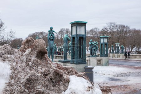 Téléchargez les photos : Norvège, Oslo - 17 février 2019 : Sculpture dans Frogner Park, sculpture créée par Gustav Vigeland. Parc public de la capitale norvégienne. - en image libre de droit