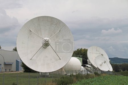 Satelliten-Bodenstation vom Radom Industriedenkmal in Raisting, Bayern, Deutschland