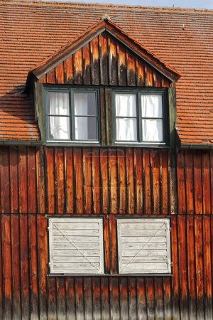Foto de Una casa de botes de madera en el lago en Baviera, Alemania - Imagen libre de derechos