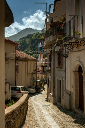 Foto de Borgo. Pequeños, únicos, reales e increíblemente hermosos pueblos en Italia. Italia Calabria pueblo Borgo Chianalea mayo 11, 2023 - Imagen libre de derechos