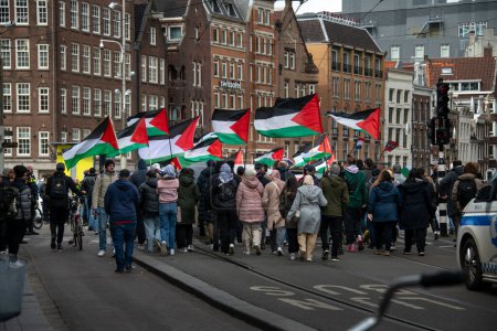Foto de Manifestación pro-palestina en Amsterdam 28 / 04 / 2024. Holanda - Imagen libre de derechos