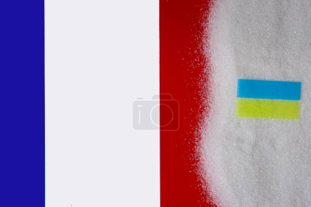 Zucker. Frankreich-Flagge. Ukraine-Flagge. Import oder Export. Lebensmittelstreit. Kopierraum.