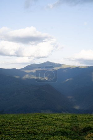 Téléchargez les photos : Belle vue sur les montagnes - en image libre de droit
