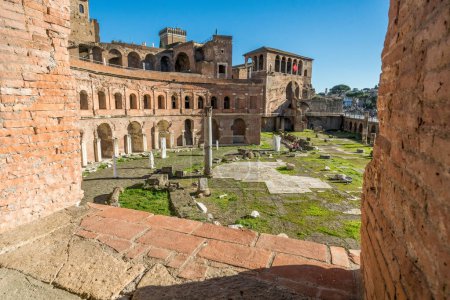 Téléchargez les photos : Ruines romaines du marché de Trajans à Rome, Italie - en image libre de droit