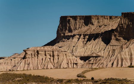 Téléchargez les photos : Iconic Bardenas desert colorful formations - en image libre de droit