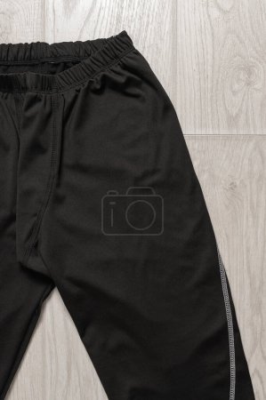 Téléchargez les photos : Sous-vêtements thermiques pour hommes. Un ensemble de gilets thermiques pour les soldats - en image libre de droit