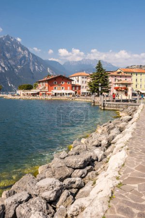 Foto de Summer day in Torbole resort on Lake Garda - Imagen libre de derechos