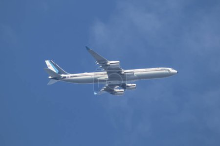 Téléchargez les photos : Chiangmai, Thaïlande - 8 décembre 2022 : Airbus A340-500 HS-TYV de la Royal Thai Airforce (RTAF). Décollage de l'aéroport de Chiangmai. - en image libre de droit