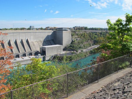 Kraftwerk am Niagara-Fluss. Ontario. Kanada. Hochwertiges Foto