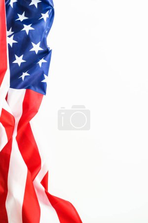 Téléchargez les photos : Drapeau américain, drapeau américain sur fond blanc. Espace de copie pour la conception. - en image libre de droit