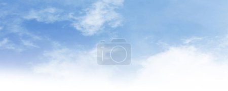 Téléchargez les photos : Ciel bleu avec nuage Photo pour la saison estivale - en image libre de droit
