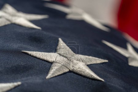 Foto de Detalle de la bandera americana con estrellas, de cerca. Día de la Independencia. Bandera de USA - Imagen libre de derechos
