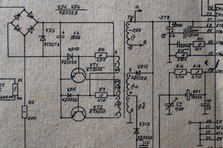 Foto de Antiguo circuito de radio impreso en el diagrama de electricidad de papel vintage como fondo para la educación, las industrias eléctricas. Esquema de radio eléctrica de la URSS - Imagen libre de derechos