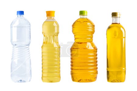 Wasser und Pflanzenöl in verschiedenen Flaschen zum Kochen isoliert auf weißem Hintergrund.