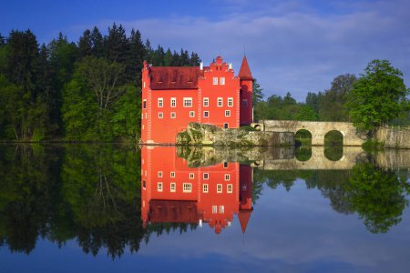 Foto de El castillo rojo Cervena Lhota en la República Checa - Imagen libre de derechos