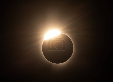 Anillo de diamante Eclipse solar total - 8 de abril de 2024, Waterville, Quebec, Canadá