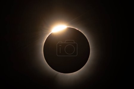 Anillo de diamante de eclipse solar total C2 - 8 de abril de 2024, Waterville, Quebec, Canadá