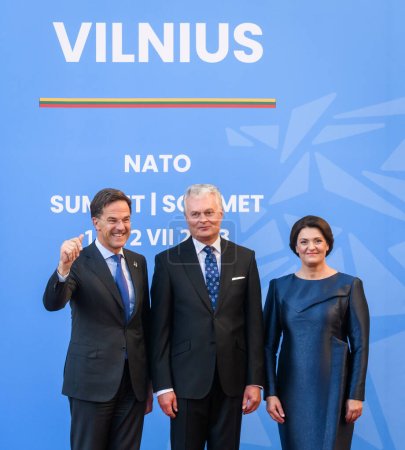 Foto de VILNIUS, LITUANIA. 12 de julio 2023. Los Jefes de Estado y de Gobierno llegan a la Cena Social organizada por el Presidente lituano durante la CUMBRE DE LA OTAN 2023. - Imagen libre de derechos