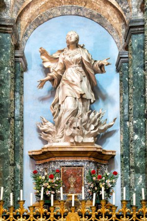 Téléchargez les photos : Sainte Agnès sur le Pyre dans l'église de Sant 'Agnese à Agone, Rome, Italie - en image libre de droit