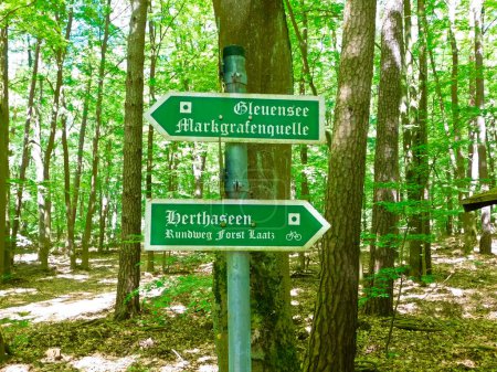 Signs for hikers with the inscription - Gleuen lake - Hertha lakes - circular route - Templin - Feahrkrug - Klosterwalde