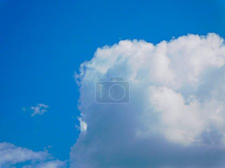 Wolkenbildung am Himmel