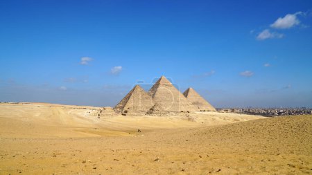 Complejo Piramidal de Giza. Necrópolis de Giza en El Cairo Egipto. Khufu (Keops o la Gran Pirámide), Khafre y Menkaure.