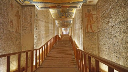 Grab von Ramses V. und Ramses VI. (KV9) im Tal der Könige. Detail ägyptischer Hieroglyphen, Luxor, Ägypten.