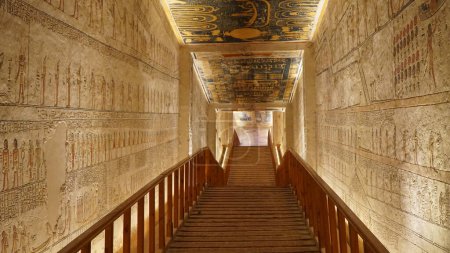 Tumba de Ramsés V y Ramsés VI (KV9) en Valle de los Reyes. Detalle de Jeroglíficos egipcios, Luxor, Egipto.