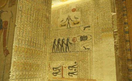 Tumba de Ramsés V y Ramsés VI (KV9) en Valle de los Reyes. Detalle de Jeroglíficos egipcios, Luxor, Egipto.