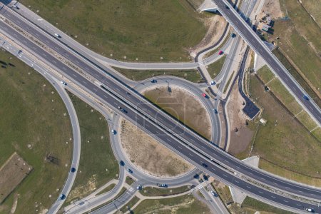 Téléchargez les photos : Vue aérienne de l'autoroute en Pologne Wroclaw - en image libre de droit